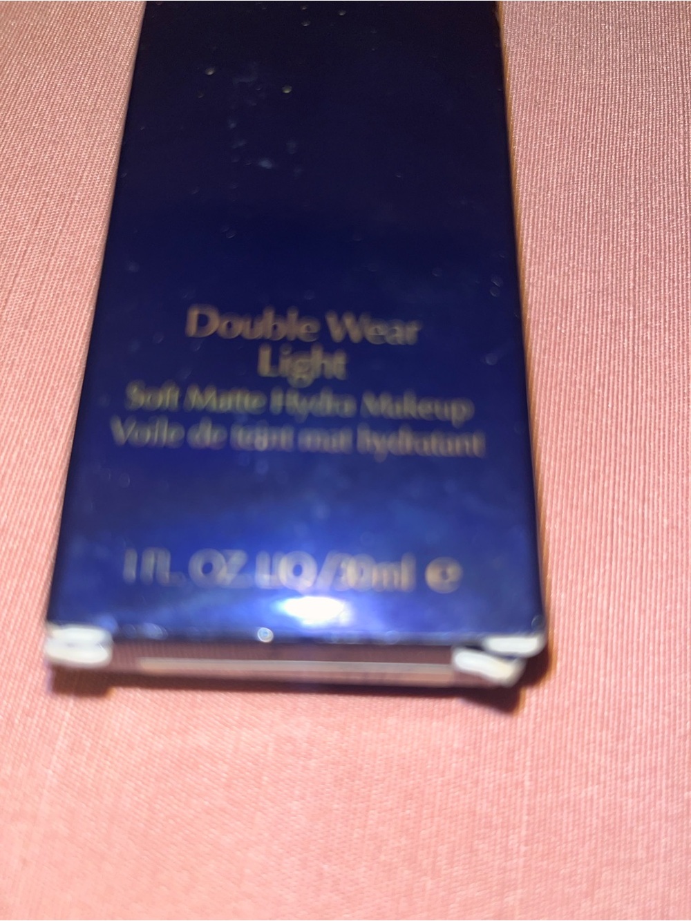 Estee Lauder Double Wear Light Foundation - 3N1 - Picture 2 of 9